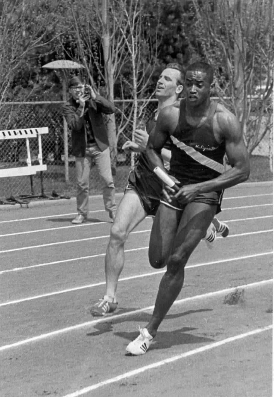 Gene Washington running, 1968 Gene Washington running, 1968